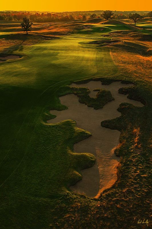 E101--0769  V1  1200px  SS  with signature.jpg :: The sun sets over the par five 7th hole at Erin Hills.  Erin Hills, a daily fee destination golf course and resort in Erin, Wisconsin, was designed by Hurdzan/Fry and Ron Whitten and built by Landscapes Unlimited, LLC, and has been choosen to host the 2011 US Amateur Chanpionship and the 2017 US Open Championship.  Photo by Paul Hundley; taken in September, 2014.
