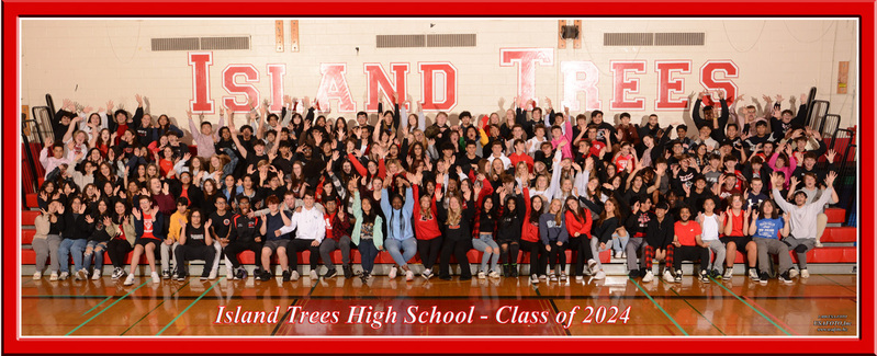 ITHS_12th24_Fun-Pose.jpg