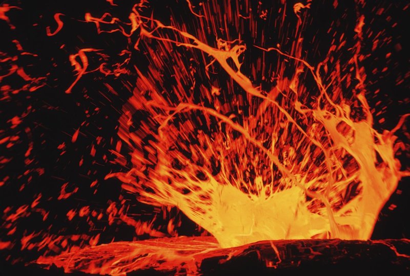 GBL-VLF-42.jpg :: Lava splatter at night