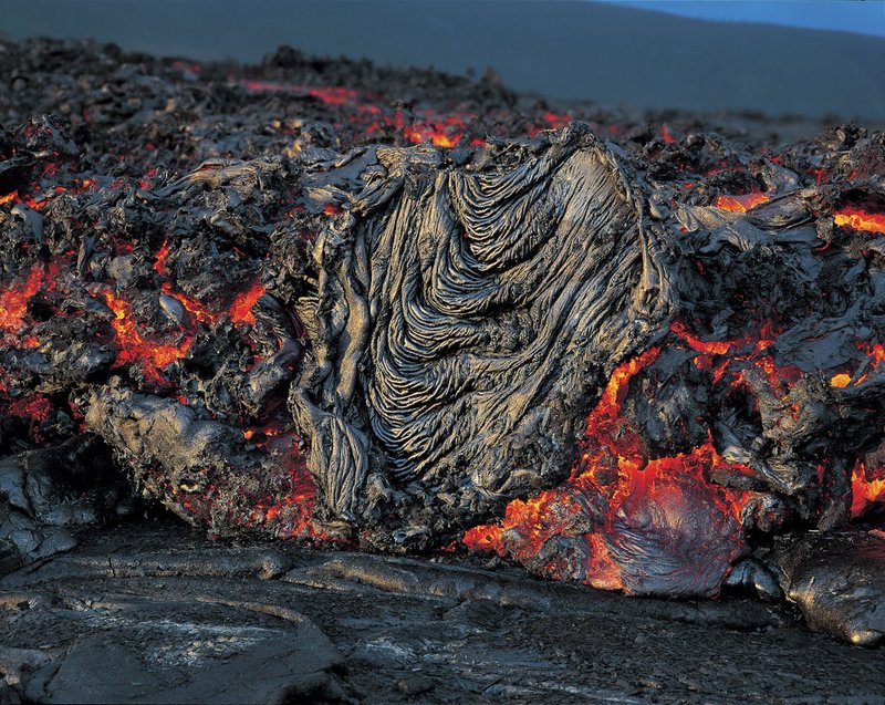 GBL-VLF-43.jpg :: Hot pahoehoe lava cooling down and becoming solid rock