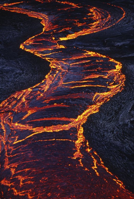 GBL-VLF-47.jpg :: Stream of pahoehoe lava flowing in a rocky landscape
