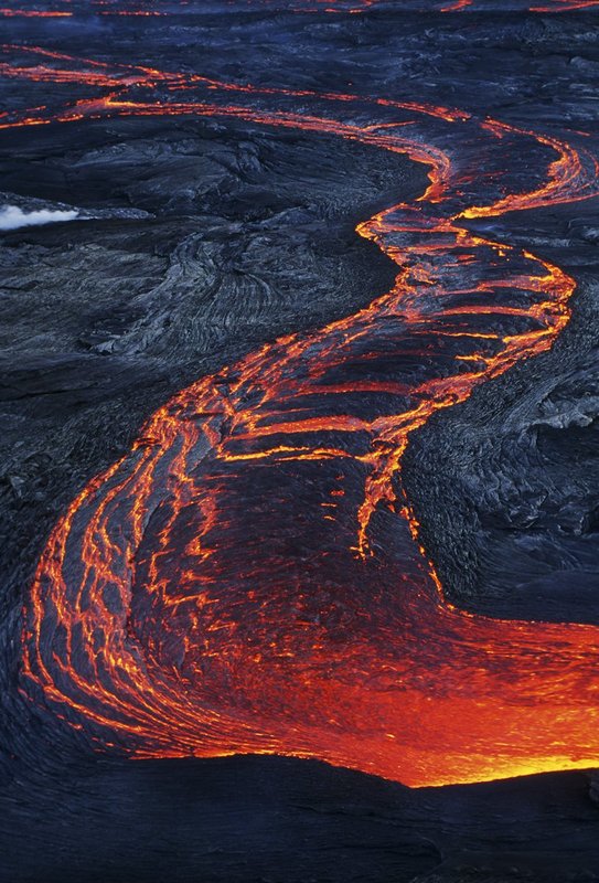 GBL-VLF-60.jpg :: Lava stream near the Pu'u O'o vent in fluid motion