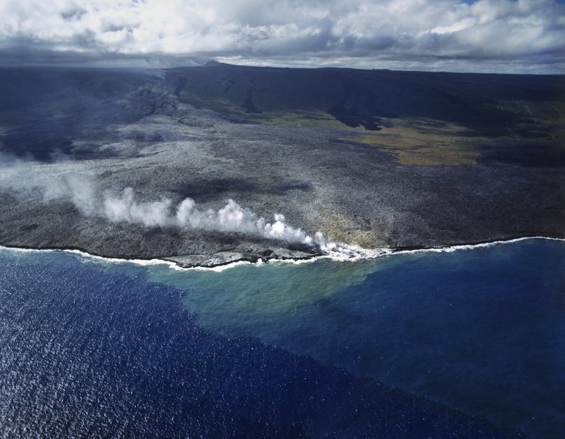 GBL-VLO-14.jpg :: Underwater eruption creates a vapor flow from the coast of Hawaii island