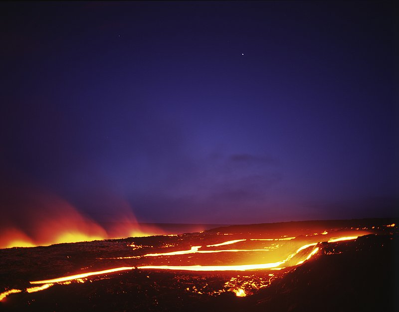 GBL-VLO-18.jpg :: Lava flows through the rocky shore of Hawaii Volcanoes National Park