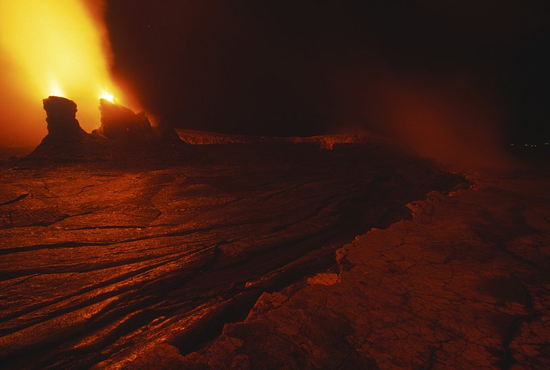 GBL-VLS-42.jpg :: Vapor cloud forming above vents at night