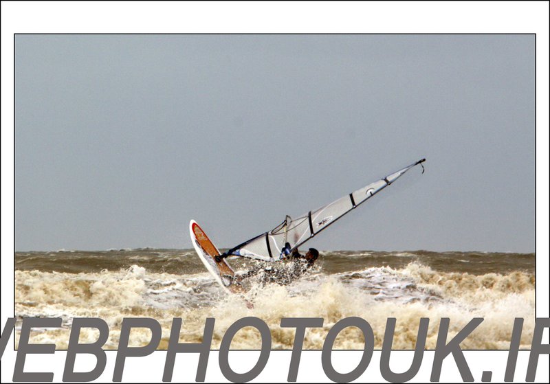 kitesurfer-30.jpg :: camber, wind surfers, kite sufers stormy