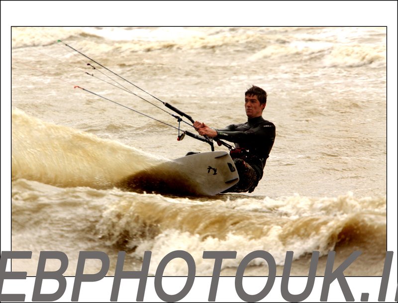 kitesurfer-329.jpg :: camber, wind surfers, kite sufers stormy