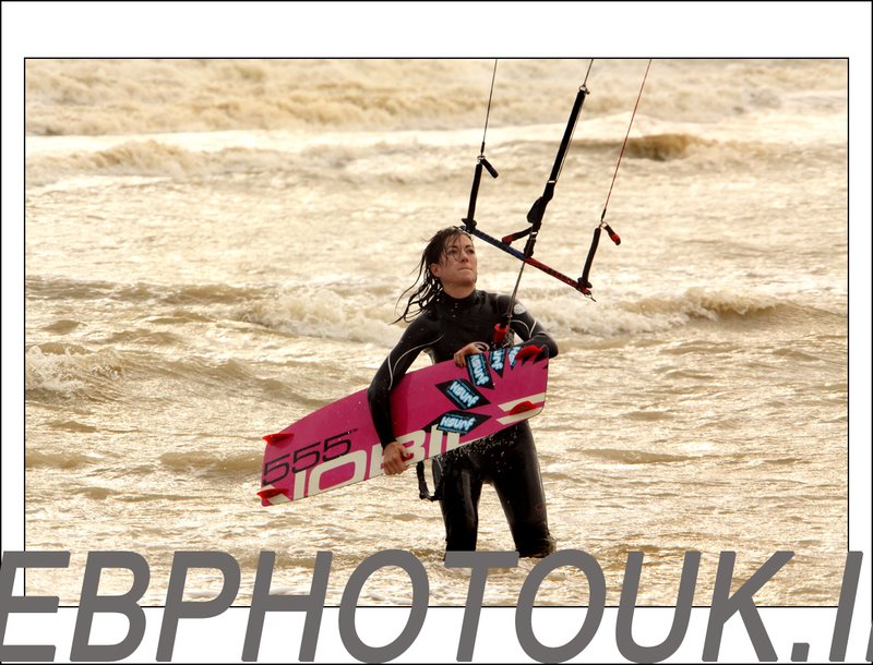 kitesurfer-486.jpg :: camber, wind surfers, kite sufers stormy