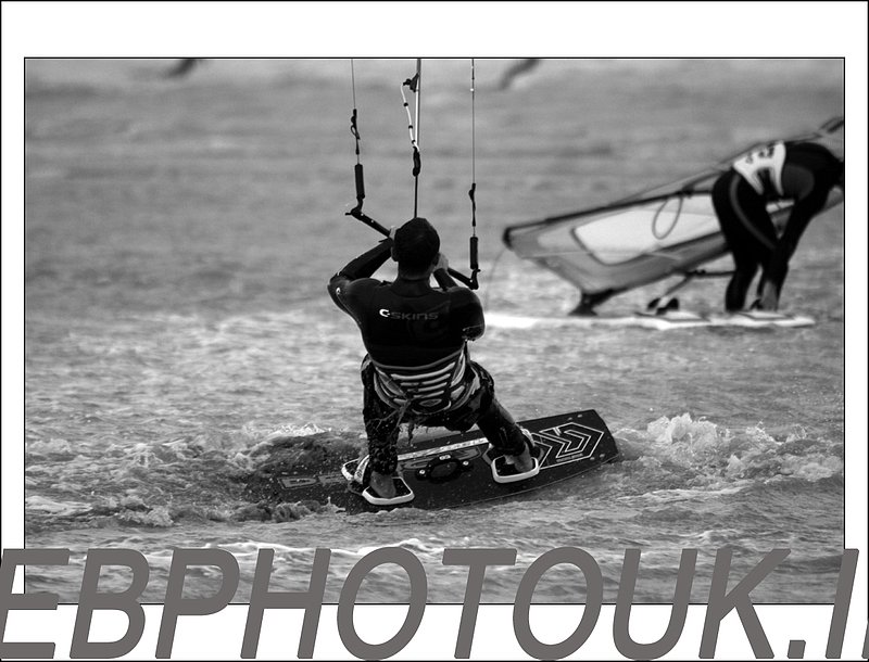 kitesurfer-585.jpg :: camber, wind surfers, kite sufers stormy