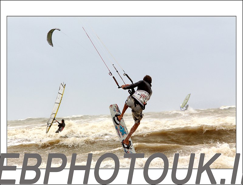 kitesurfer-98.jpg :: camber, wind surfers, kite sufers stormy