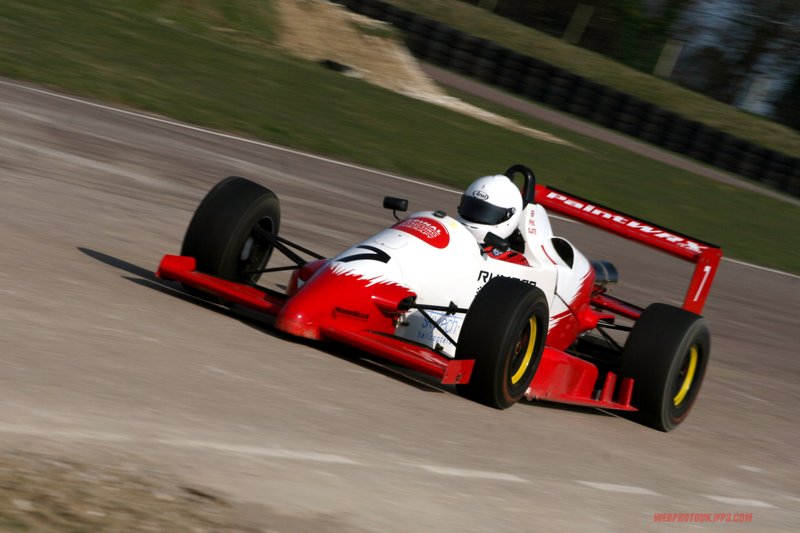 lydden hill track day 21st march 024.jpg ::  if you can see yourself please ask as there are more on file.