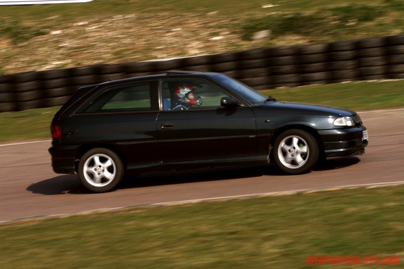 lydden hill track day 21st march 053.jpg ::  if you can see yourself please ask as there are more on file.