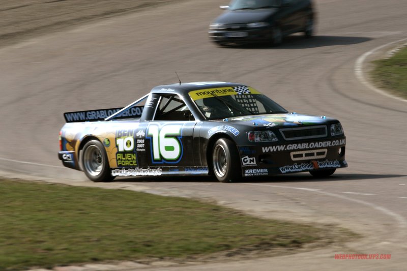lydden hill track day 21st march 112.jpg ::  if you can see yourself please ask as there are more on file.