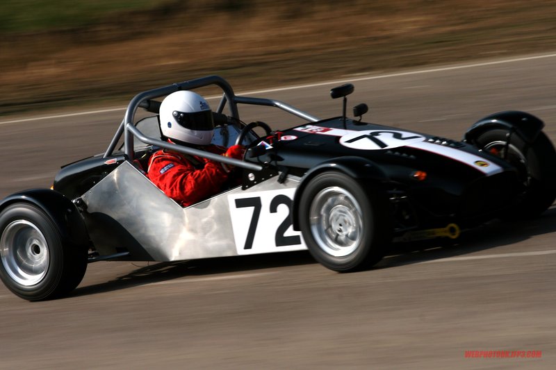 lydden hill track day 21st march 147.jpg ::  if you can see yourself please ask as there are more on file.