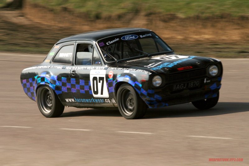 lydden hill track day 21st march 197.jpg ::  if you can see yourself please ask as there are more on file.
