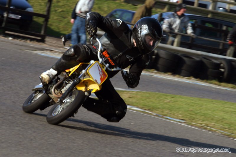 minimoto track day 31st jan 079.jpg ::  if you can see yourself please ask as there are more on file.