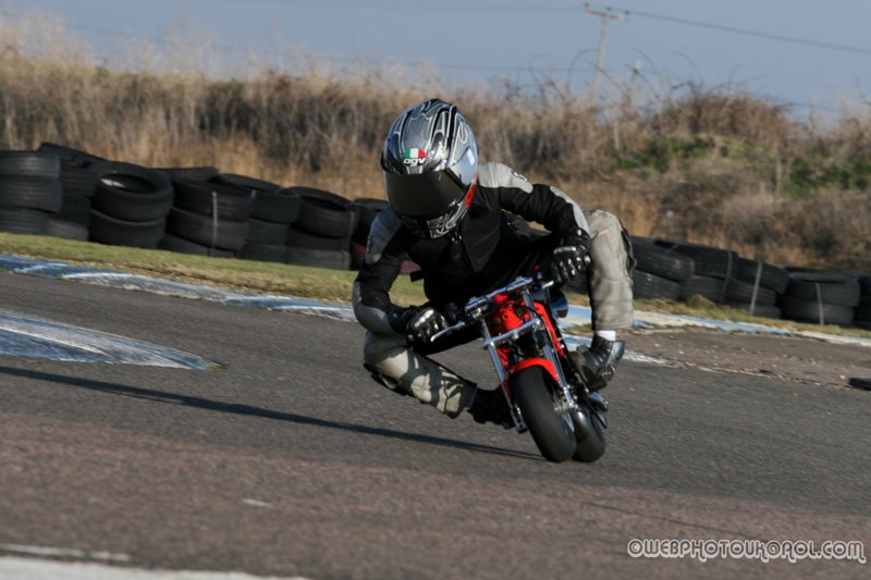 minimoto track day 31st jan 145.jpg ::  if you can see yourself please ask as there are more on file.