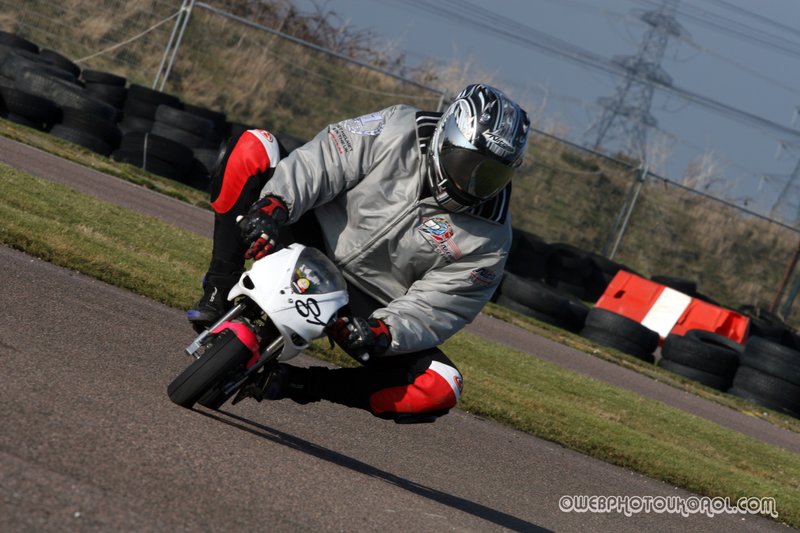 minimoto track day 31st jan 195.jpg ::  if you can see yourself please ask as there are more on file.
