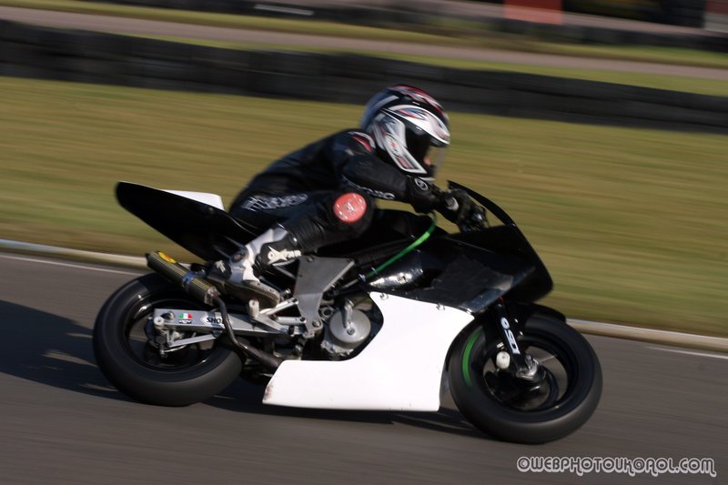 minimoto track day 31st jan 250.jpg ::  if you can see yourself please ask as there are more on file.