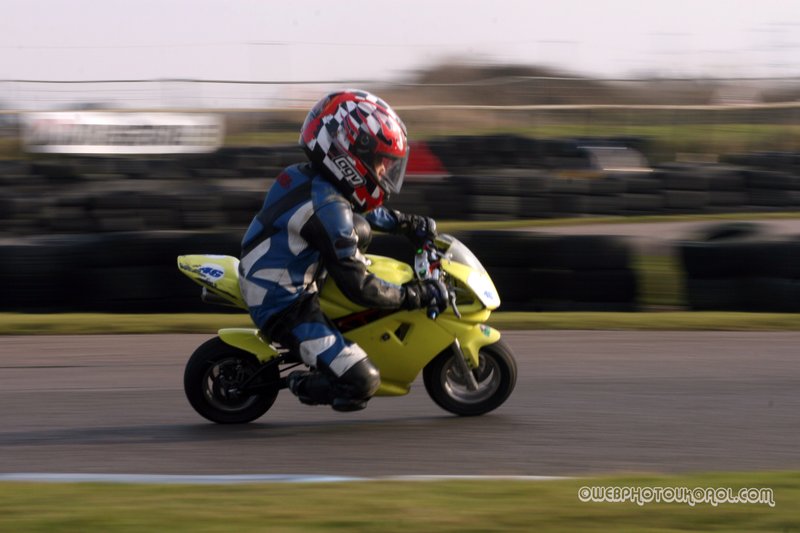 minimoto track day 31st jan 462.jpg ::  if you can see yourself please ask as there are more on file.