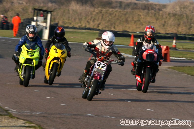 minimoto track day 31st jan 604.jpg ::  if you can see yourself please ask as there are more on file.