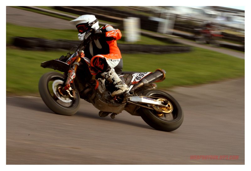 nora sport supermoto 25th july 915.jpg