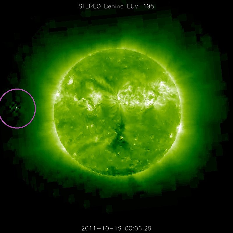 10-19-11     00.06 ZULU    LOW DEFINITION IMAGE OF SUN AND UFO BY NASA--KEN PFEIFER.jpg :: YY