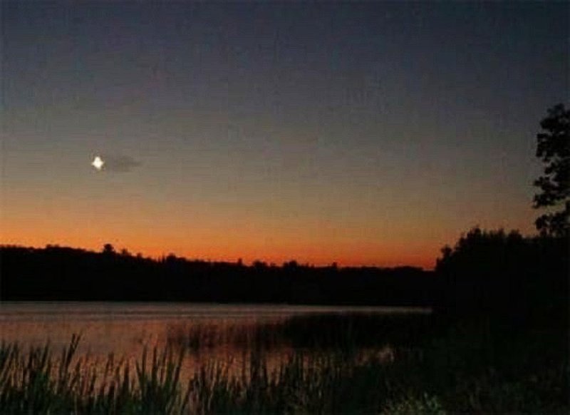 10-5-09 ALGER COUNTY- HOVER LAKE- MICHIGAN  UFO CASE BOOK.jpg :: 5
