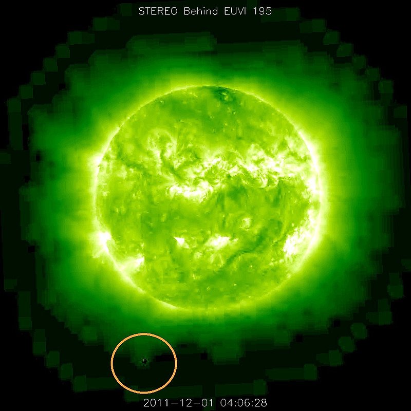 12-1-11    4.06 ZULU    LOW DEFINITION IMAGE OF SUN AND UFO--KEN PFEIFER.jpg :: XX