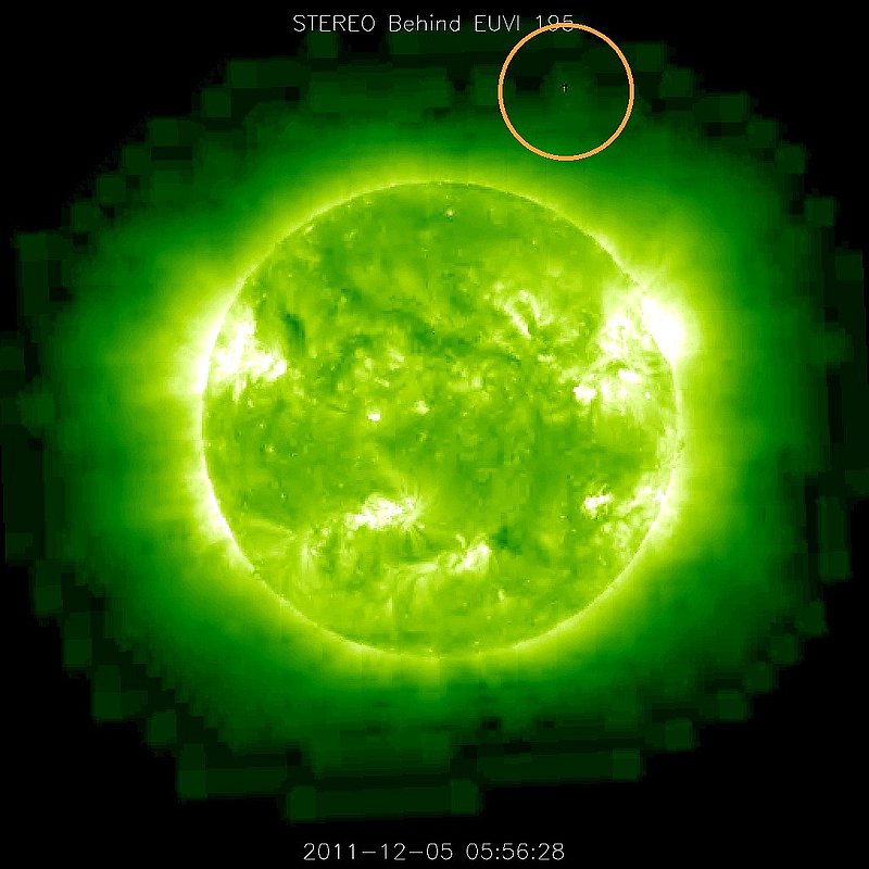 12-5-11    5.56 ZULU     LOW DEFINITION IMAGE OF SUN AND UFO--KEN PFEIFER.jpg :: XX