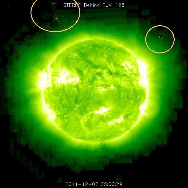 12-7-11    00.06 ZULU   LOW DEFINITION IMAGE OF SUN AND UFO--KEN PFEIFER.jpg :: XX