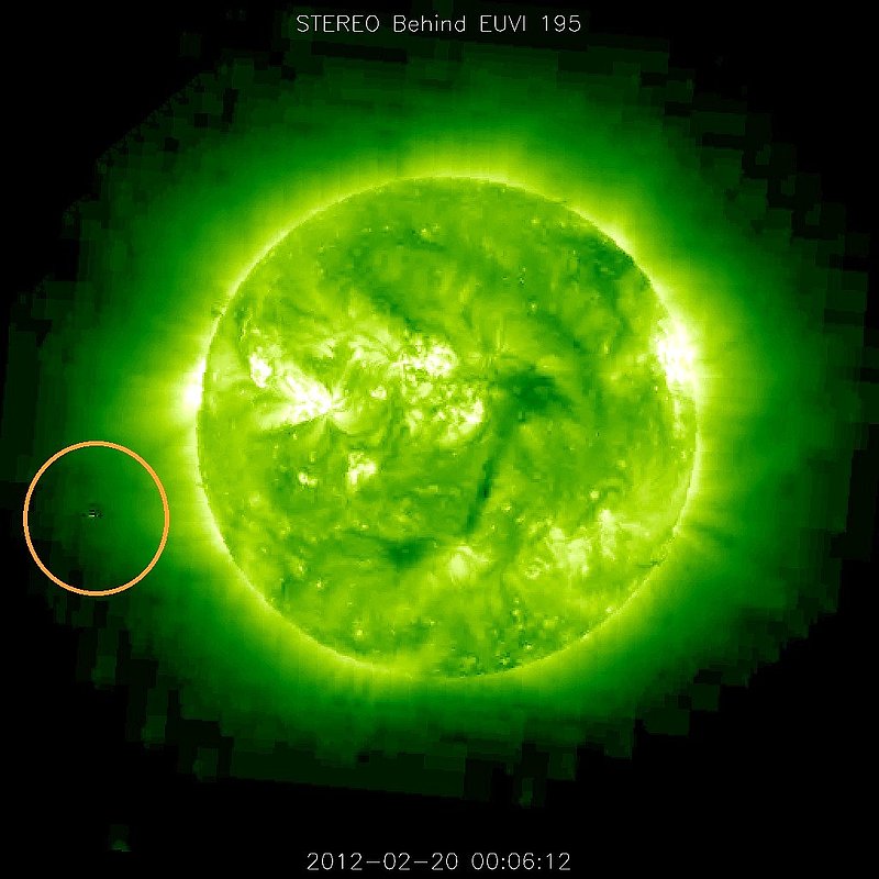 2-20-12    00.06 ZULU    LOW DEFINITION IMAGE OF SUN AND UFO BY NASA--KEN PFEIFER.jpg :: 5