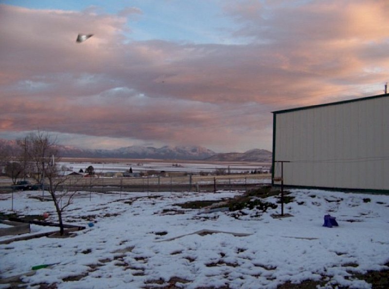 2-6-11 THATCHER UTAH--UFO CASEBOOK.jpg :: XX