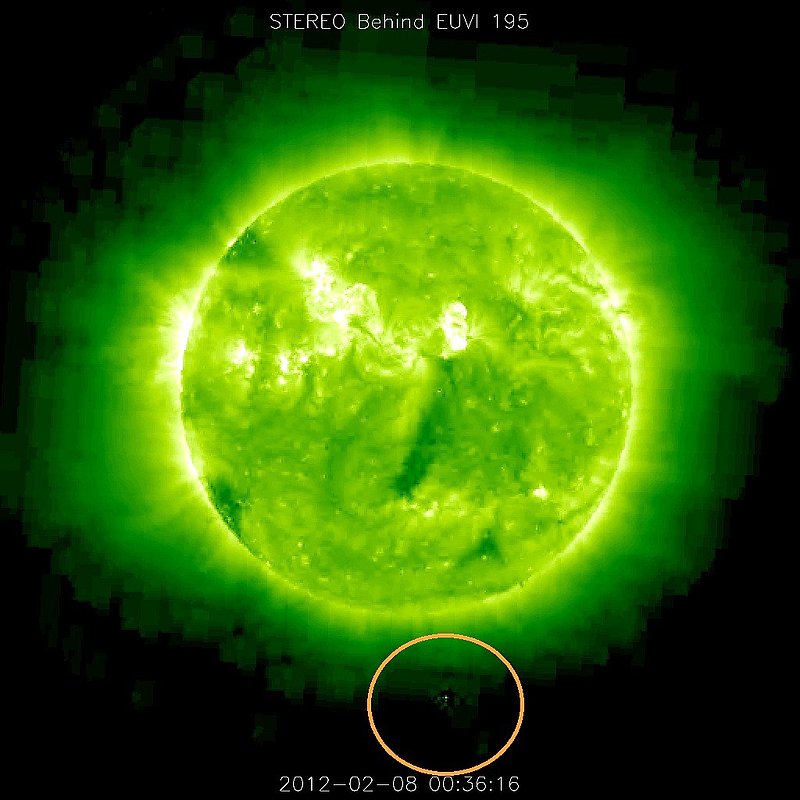 2-8-12    00.36 ZULU   LOW DEFINITION IMAGE OF SUN AND UFO BY NASA--KEN PFEIFER.jpg :: 5