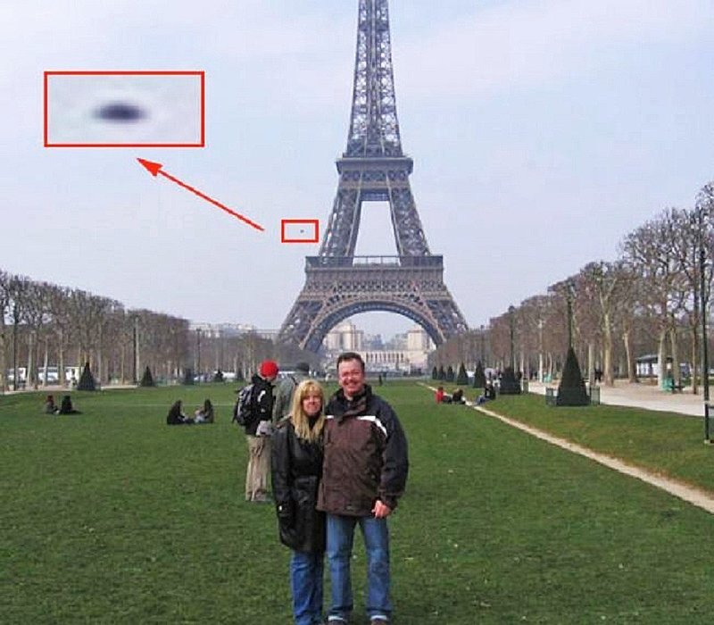 3-17-06 PARIS FRANCE--UFOSNW.COM.jpg :: ZZ