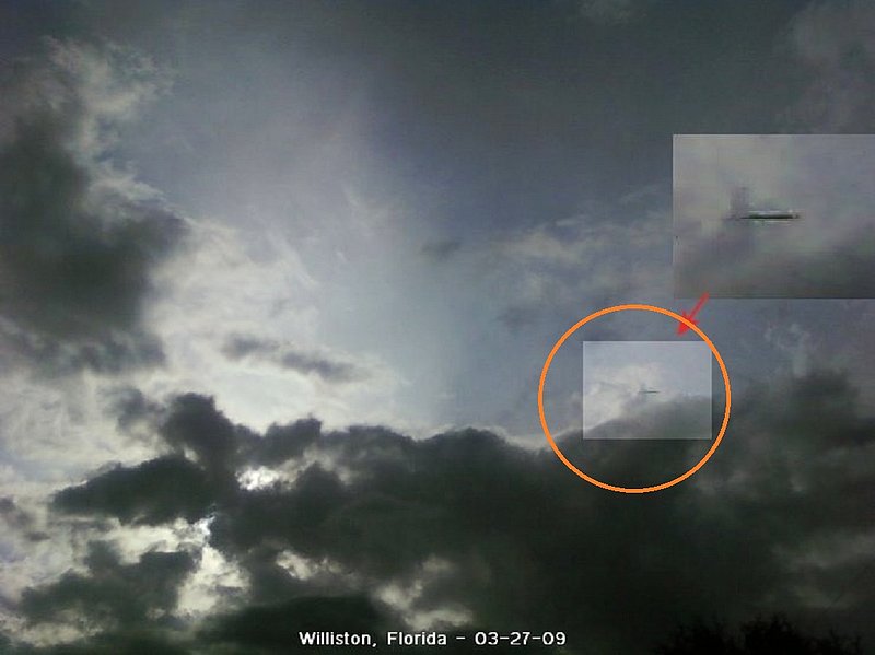 3-27-09 WILLISTON FLORIDA--UFO CASE BOOK--nc.jpg :: YY
