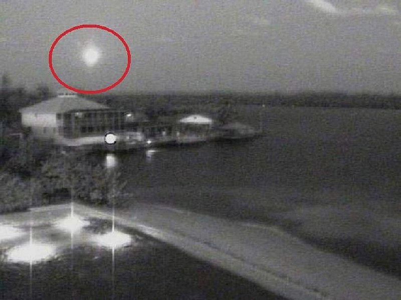 3-29-10 ISLE OF CAPRI FLORIDA--STATION 90 WEB CAM--ALIEN CASEBOOK FRINGE.jpg :: YY