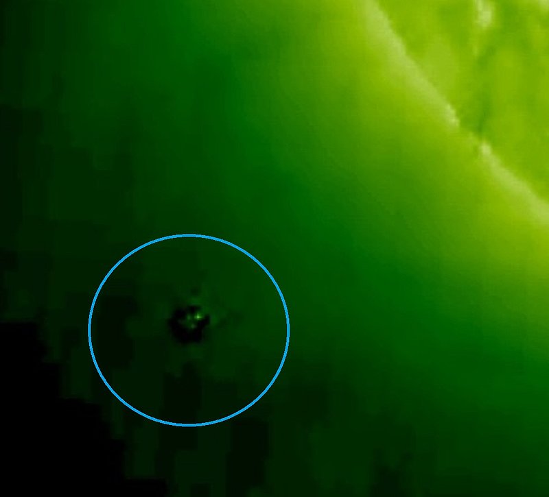 4-17-11     2.35 ZULU     STEREO SATELLITE IMAGE OF SUN AND UFO--KEN PFEIFER--NASA COPYRIGHT.jpg :: 411