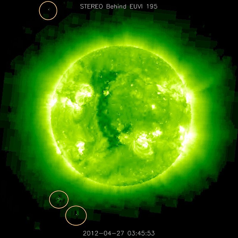 4-27-12    3.45 ZULU    LOW DEFINITION IMAGE OF SUN AND UFO--KEN PFEIFER.jpg :: 6