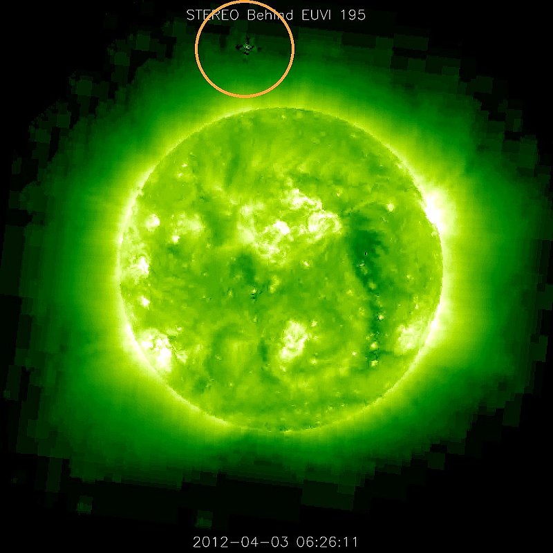 4-3-12    6.26 ZULU    LOW DEFINITION IMAGE OF SUN AND UFO --KEN PFEIFER.jpg :: 6