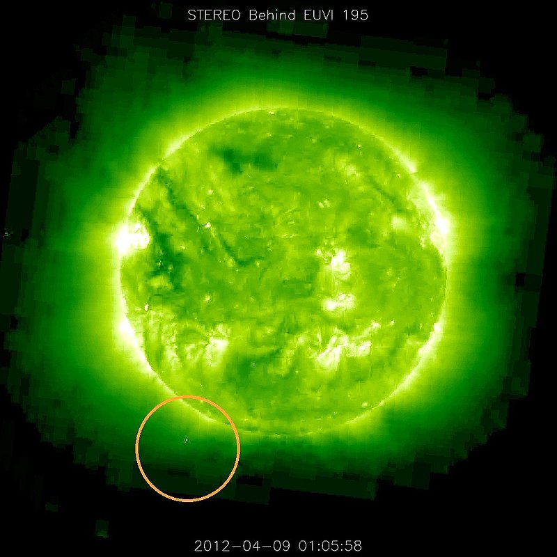 4-9-12    1.05 ZULU    LOW DEFINITION IMAGE OF SUN AND UFO BY NASA--KEN PFEIFER.jpg :: 6