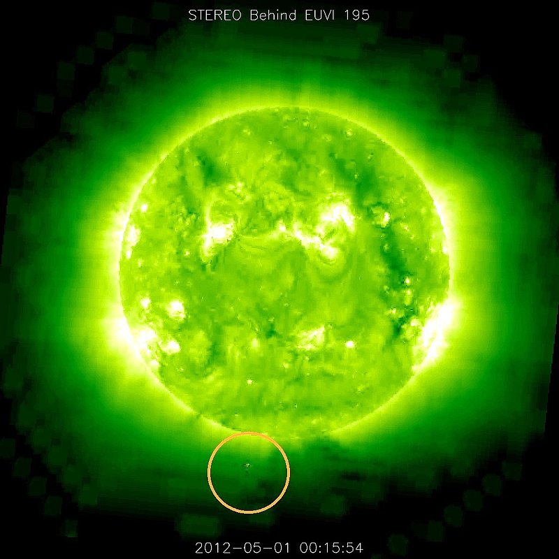5-1-12    00.15 ZULU    LOW DEFINITION IMAGE OF SUN AND UFO--KEN PFEIFER.jpg :: 6