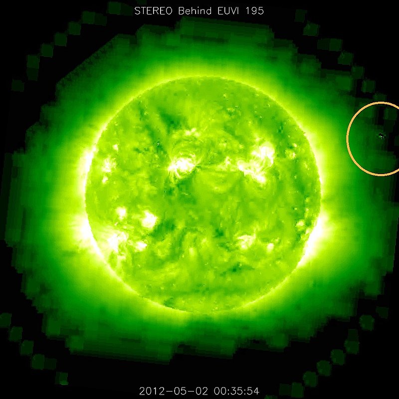 5-2-12    00.35 ZULU    LOW DEFINITION IMAGE OF SUN AND UFO--KEN PFEIFER.jpg :: 6
