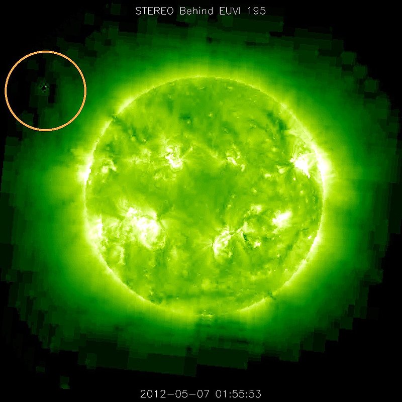 5-7-12    1.55 ZULU    LOW DEFINITION IMAGE OF SUN AND UFO--KEN PFEIFER.jpg :: 6