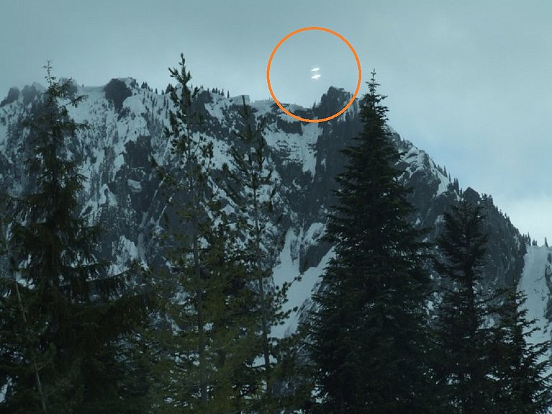 5-8-08 MOUNT RAINIER WASHINGTON--MUFON 11184--PIC 1.jpg :: 4