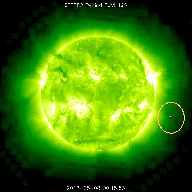 5-8-12    00.15 ZULU    LOW DEFINITION IMAGE FO SUN AND UFO--KEN PFEIFER.jpg :: 6