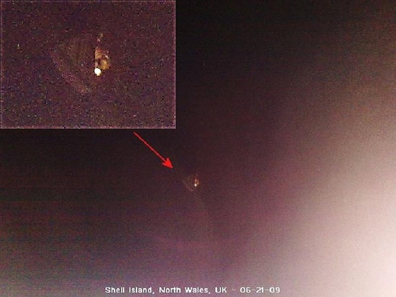 6-21-09 NORTH WALES ENGLAND--UFO CASE BOOK--nc.jpg :: XX