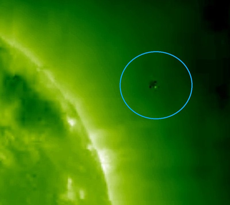 6-25-11     00.55 ZULU     STEREO SATELLITE IMAGE OF SUN AND UFO--KEN PFEIFER--NASA COPYRIGHT.jpg :: 611