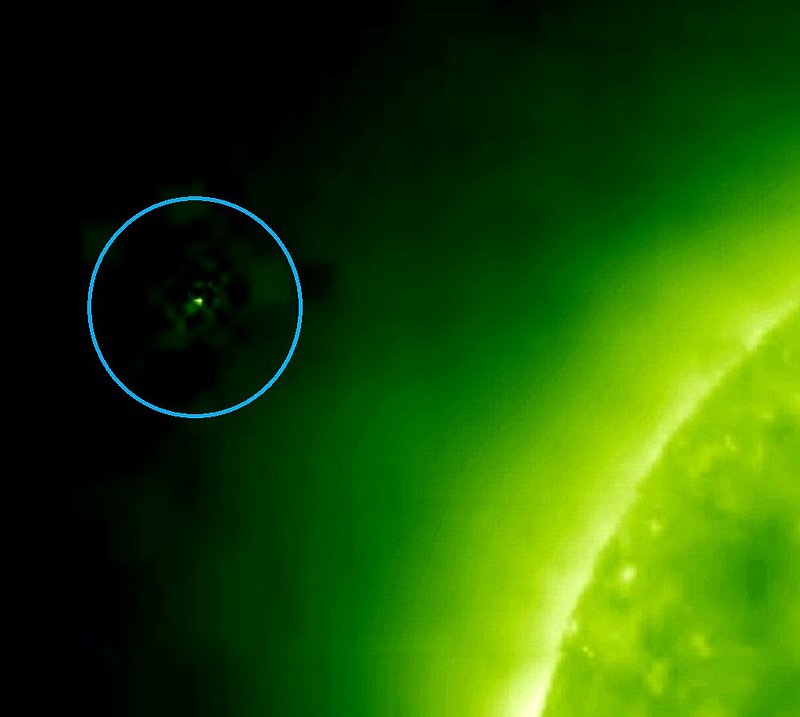 6-26-11     1.25 ZULU     SREREO SATELLITE IMAGE OF SUN AND UFO--KEN PFEIFER--NASA COPYRIGHT.jpg :: 611