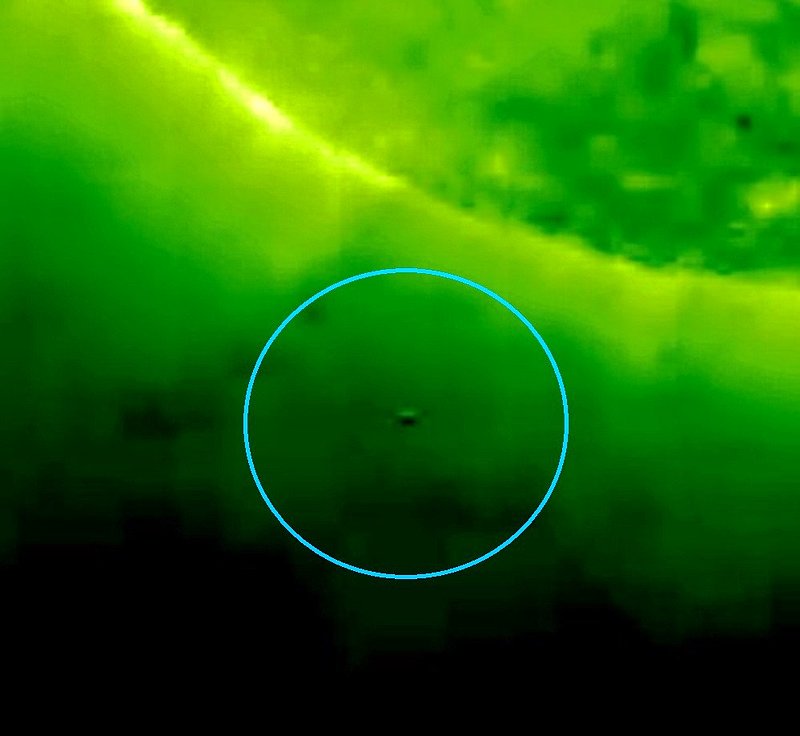 6-29-11     1.16 ZULU     STEREO SATELLITE IMAGE OF SUN AND UFO--KEN PFEIFER--NASA COPYRIGHT.jpg :: 611